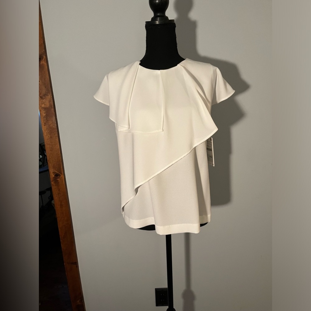 Zara White Ruffle Layered Sleeveless blouse Sz medium